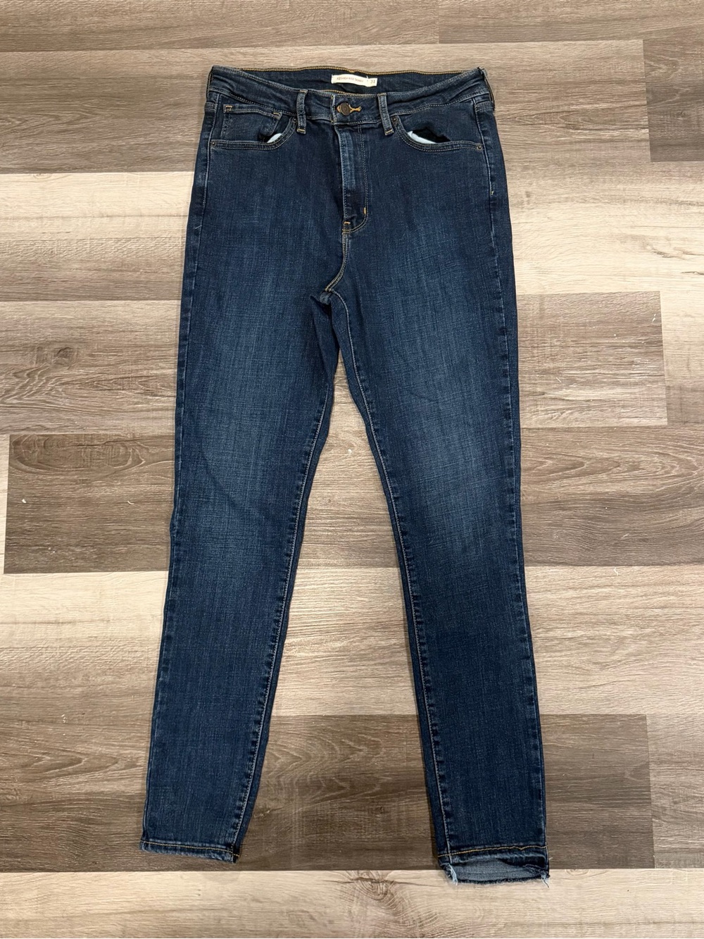 Levis Women’s High Rise Skinny Denim Jeans Size 31